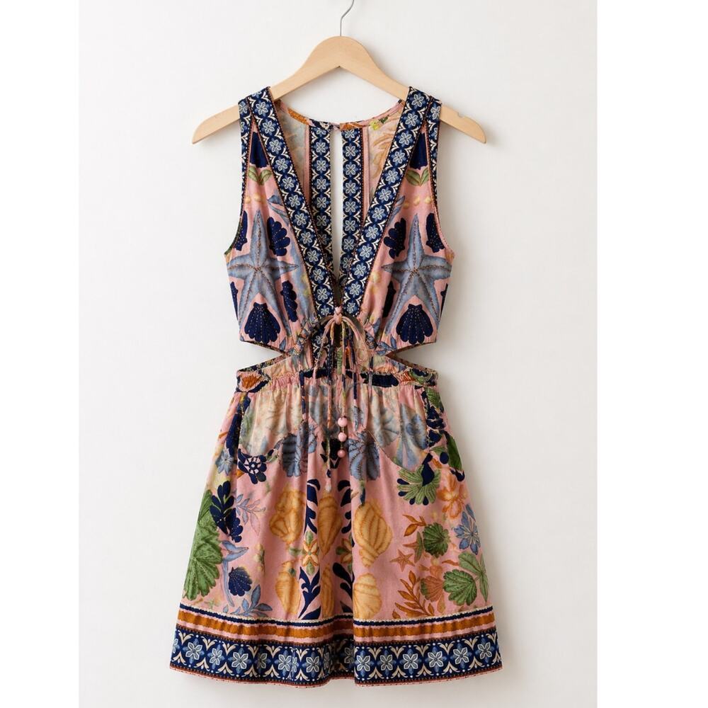 FARM Rio Tapestry Seashell Print Linen Blend Cutout Mini Dress Size Small - Picture 2 of 7